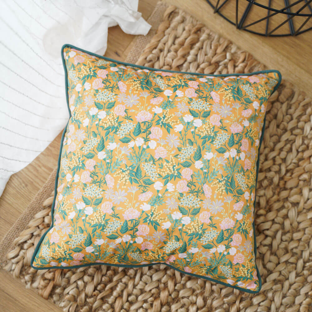 Decorative velvet throw pillow 3
