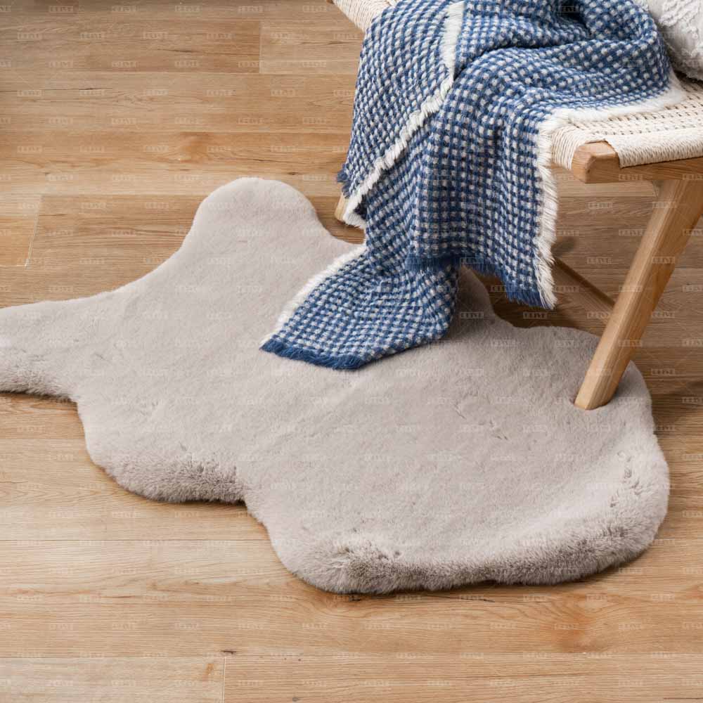 Thick Faux Sheepskin Bedside Rug 8