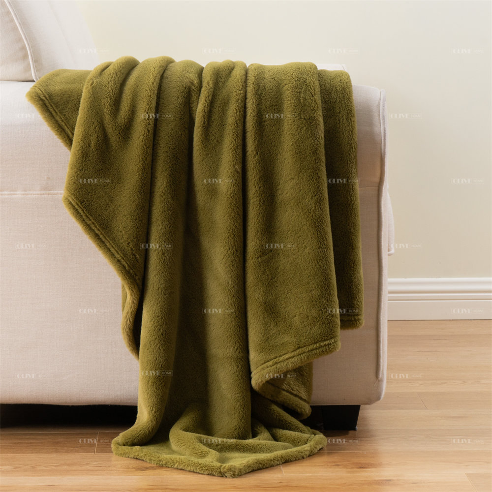 light weight single layer faux fur blanket 8
