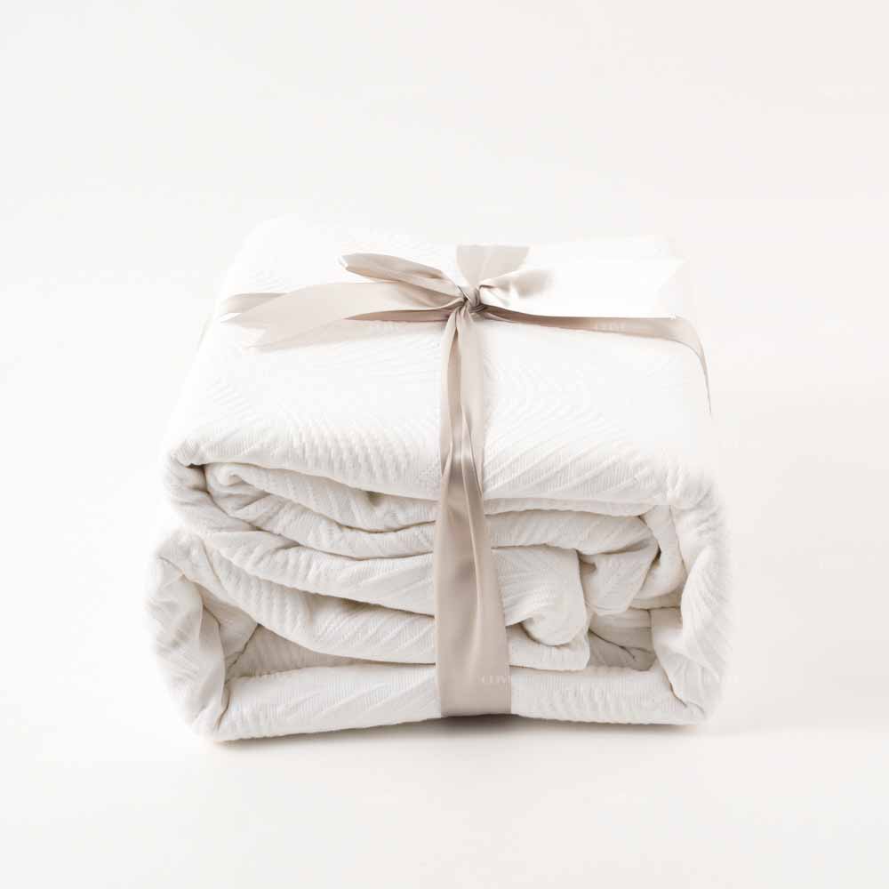 Cotton white matelasse duvet cover 4