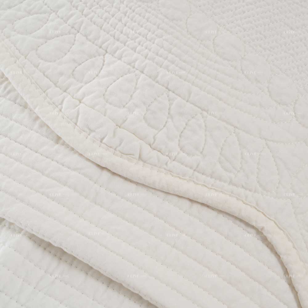 Scalloped cotton quilt 5