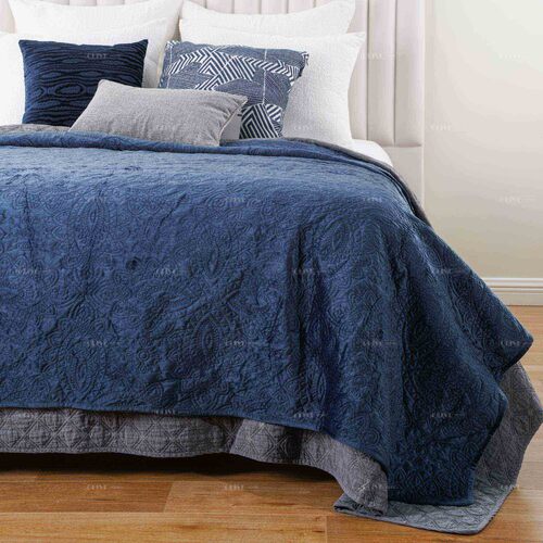 Velvet bedspread 3