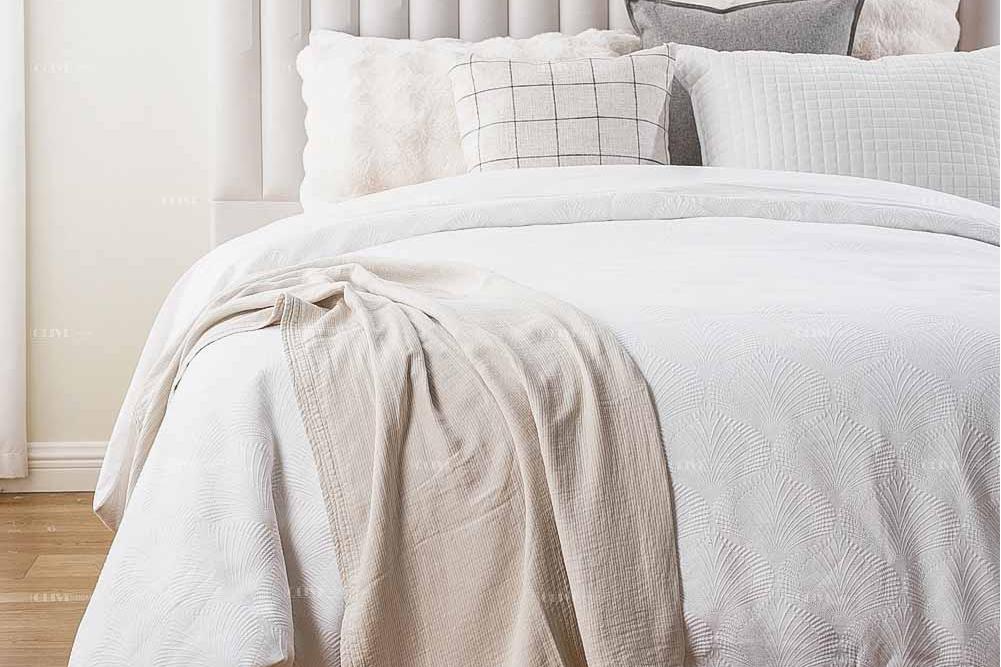 Cotton white matelasse duvet cover 5