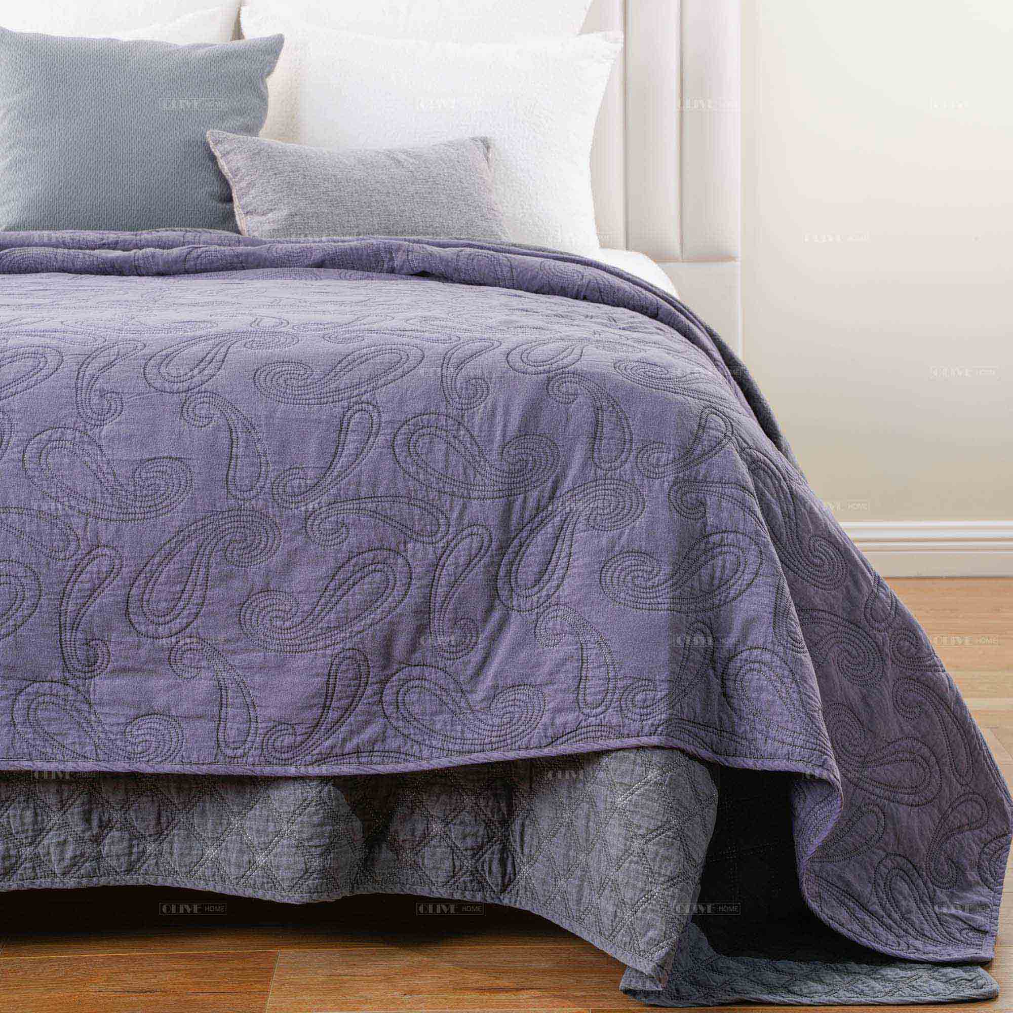 Paisley cotton coverlet 3