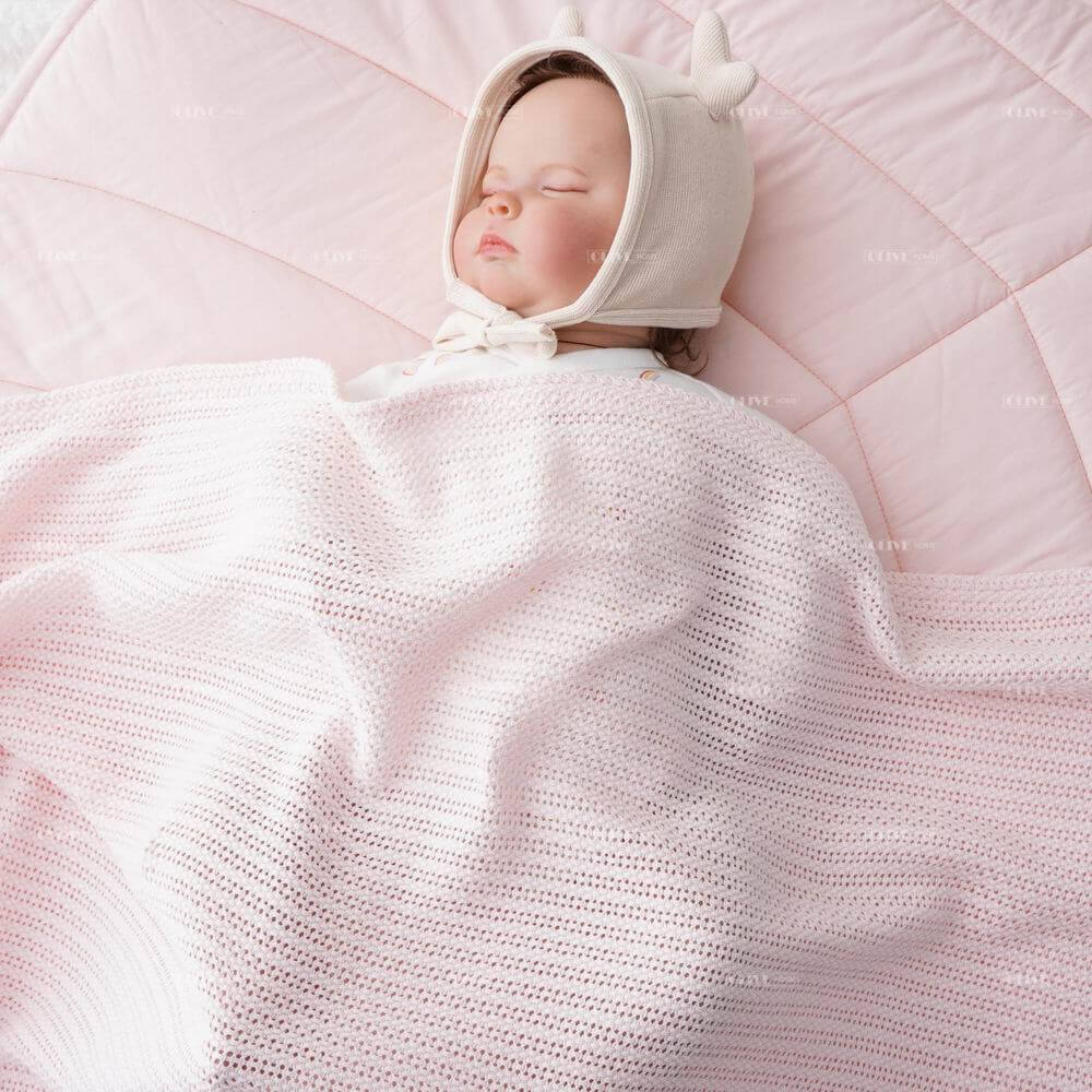 Elegant Lace Knit Cotton Baby Blanket 1